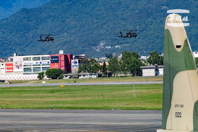 台湾空军各飞行联队进行战备转场训练。(台湾的国防部提供)